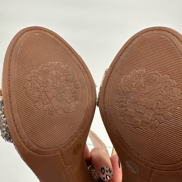 NWOT Vince Camuto Snake Print Metallic Velcro Sandals - Picture 10 of 12